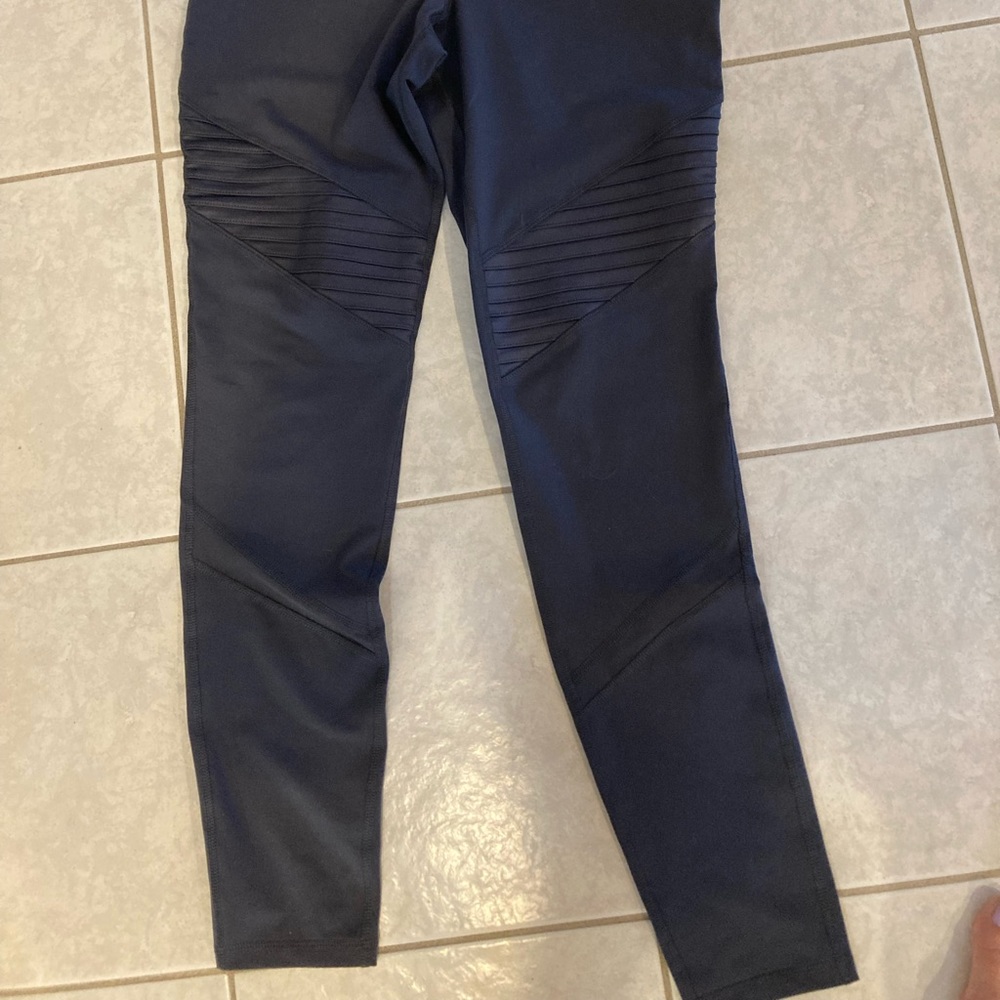Woman’s large tall leggings